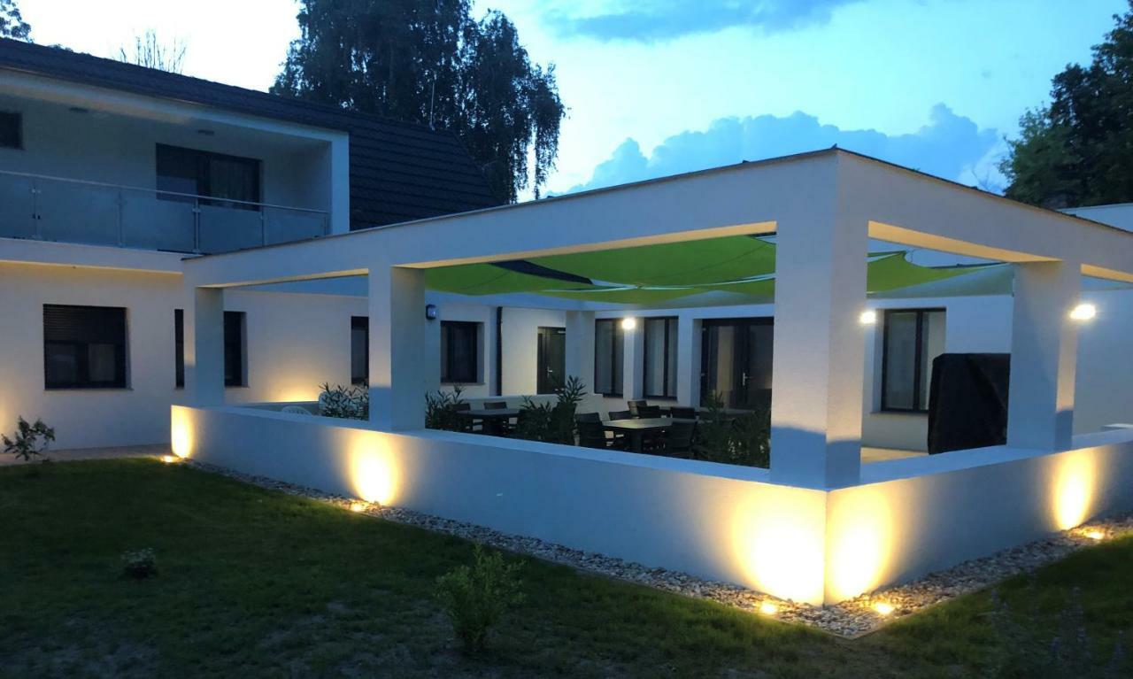 Duna Vendeghaz Hotell Fadd-Dombori Exteriör bild