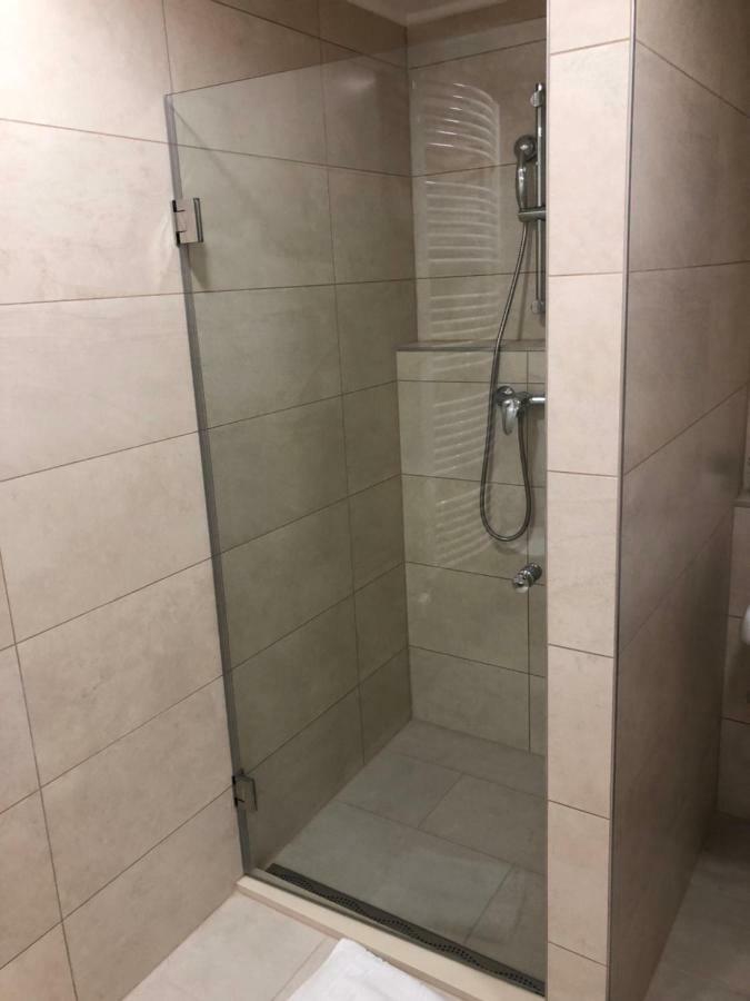 Duna Vendeghaz Hotell Fadd-Dombori Exteriör bild