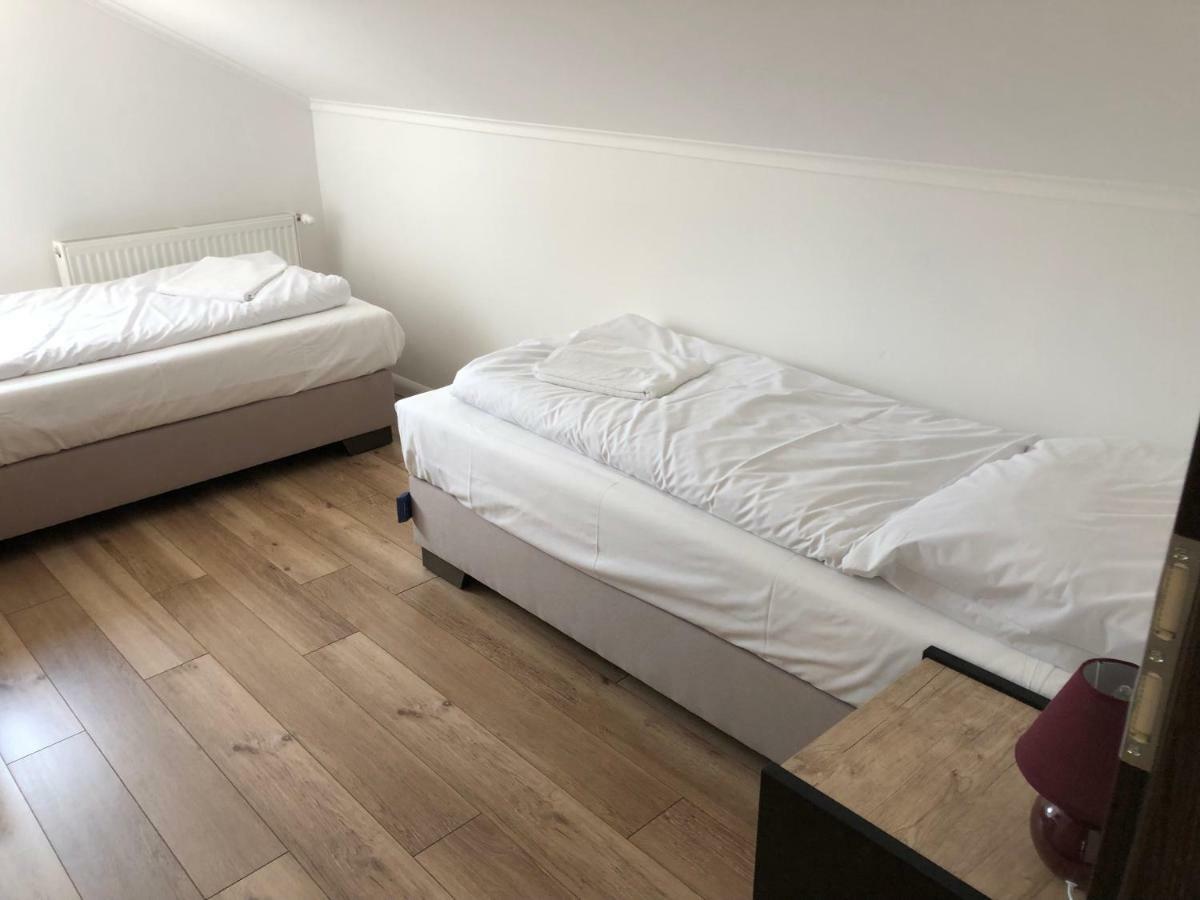 Duna Vendeghaz Hotell Fadd-Dombori Exteriör bild