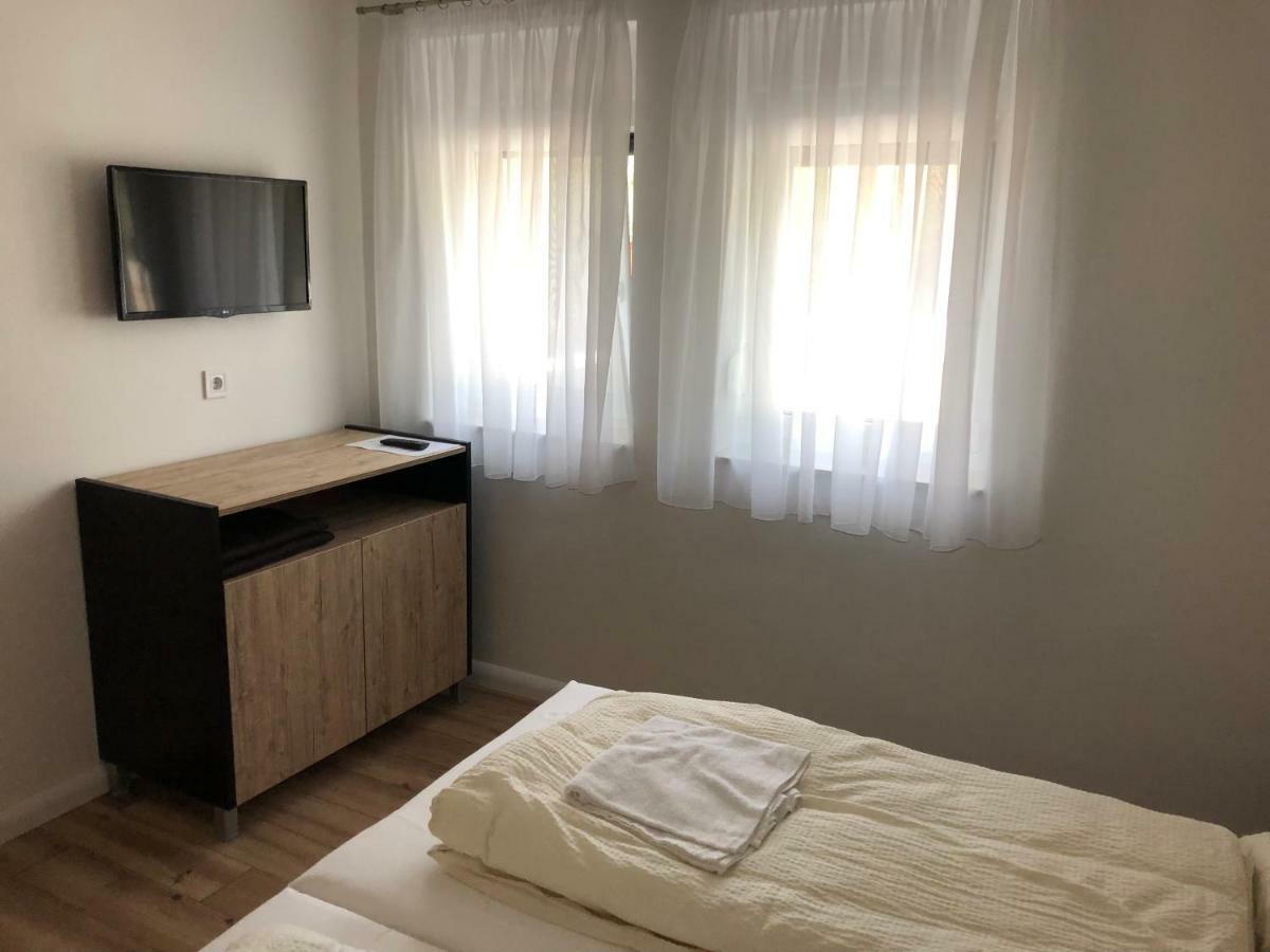 Duna Vendeghaz Hotell Fadd-Dombori Exteriör bild